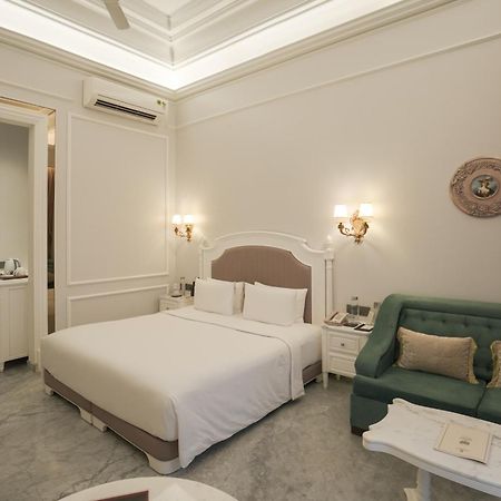 Hotel Hillock Ахмедабад Екстериор снимка