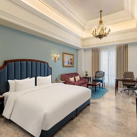 Hotel Hillock Ахмедабад Екстериор снимка